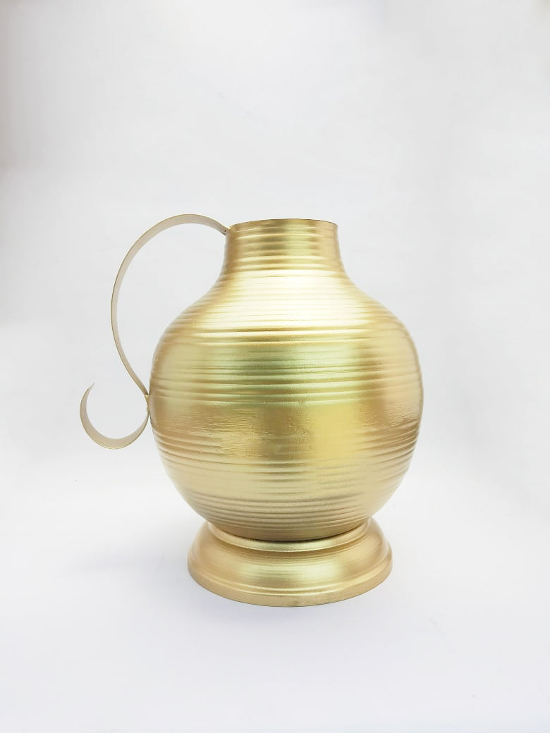 Meera Vase