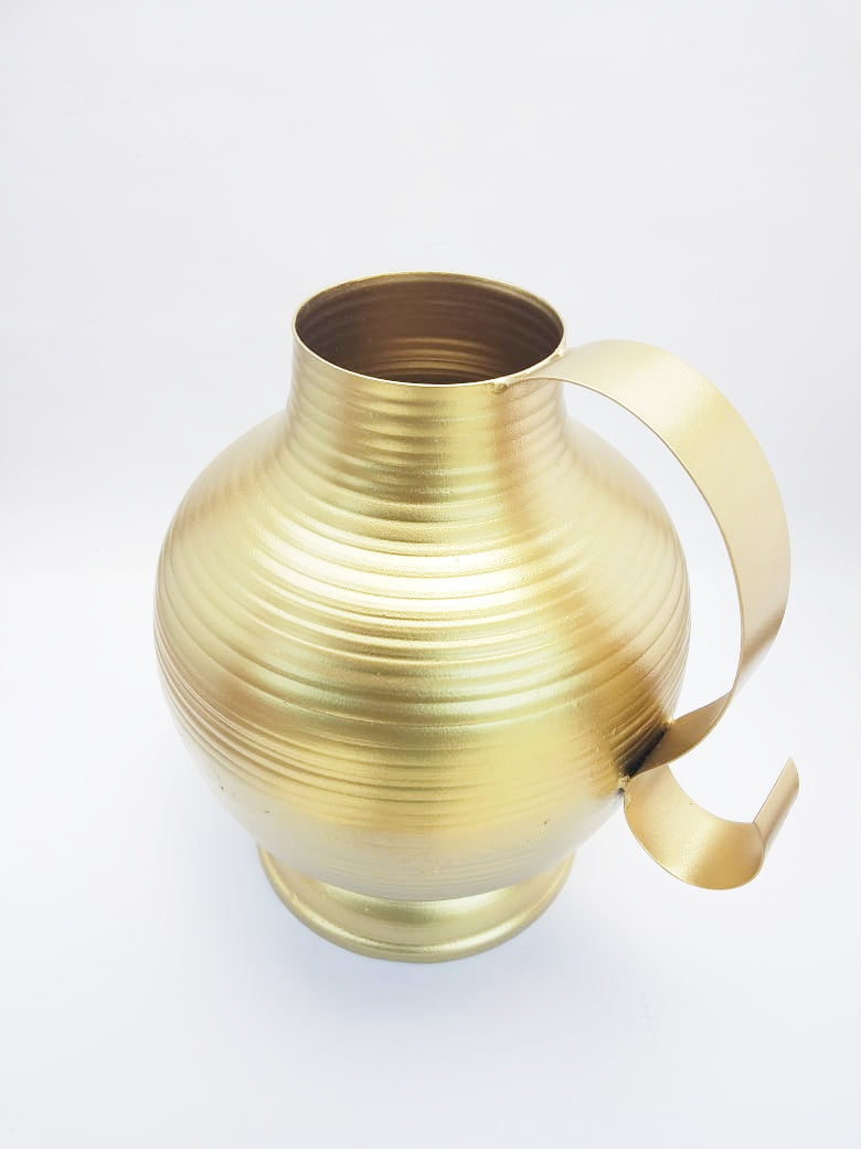 Meera Vase