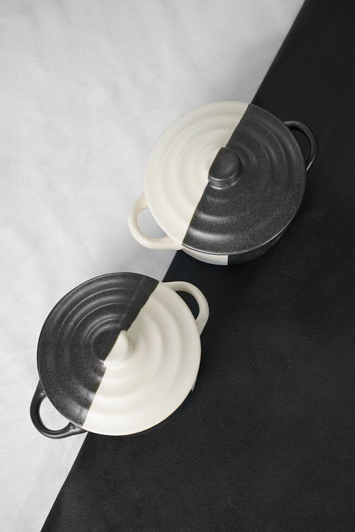 Monochrome ceramic casserole - set of 2