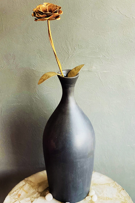 Black poring spout Pottery flower vase